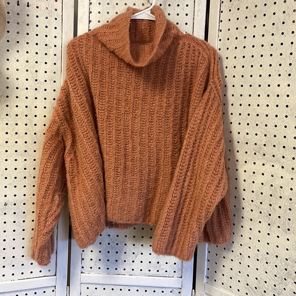 Free People sweater - Picture 2 of 8